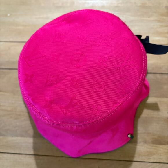NWT Louis Vuitton x Yayoi Kusama Reversible Infinity Dot Bucket Hat BLK Fuchsia main image 9